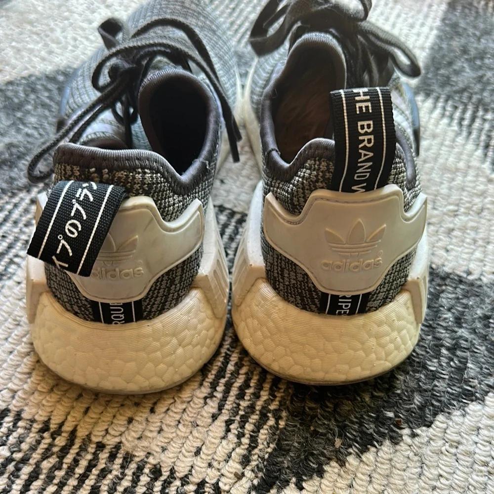 adidas White and Gray Athletic Shoes for Performance - Picture 4 of 8